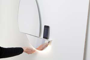 Interactive mirror with drylin® linear guide