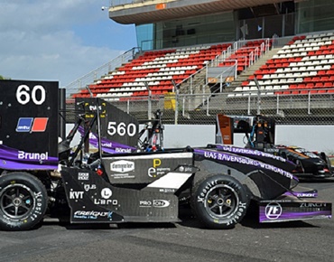 Racing car with 3D printed gears