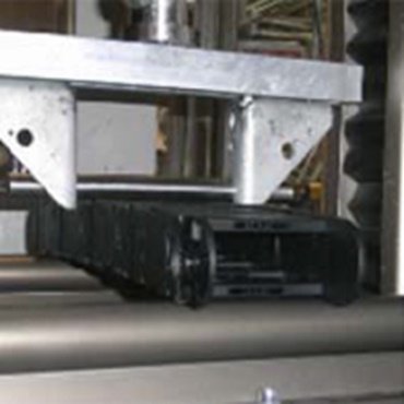 Breaking test in the igus® laboratory