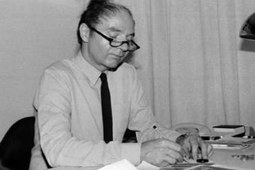 Günter Blase in 1964 in his office at igus